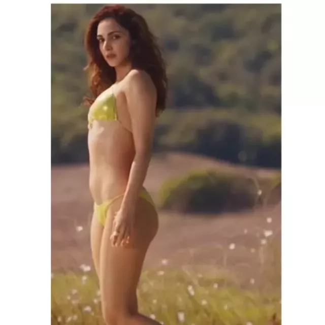 kiara advani bikini in war 2